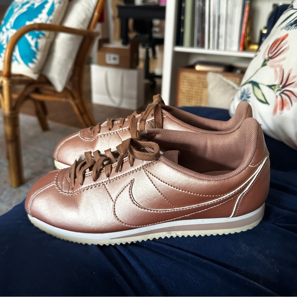 nike cortez sneakers in rose gold sz 8